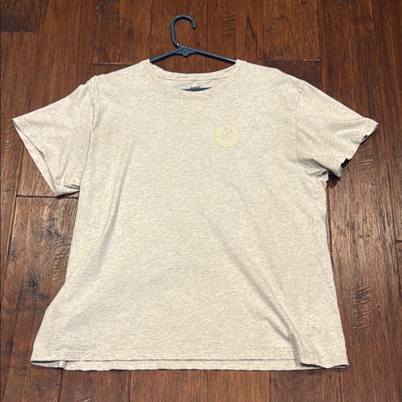 VS PINK Grayish T-Shirt with Embroidered Logo - Picture 8 of 8
